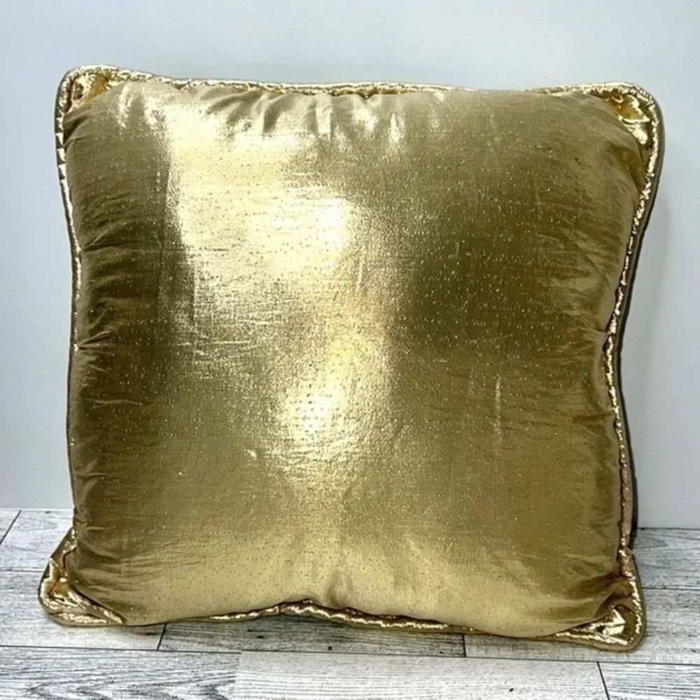 N/A gold trim